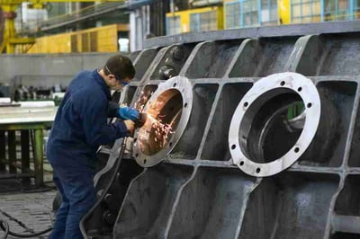 Reducing Your Carbon Footprint: 5 Ways Sustainable Manufacturing Benefits the Environment